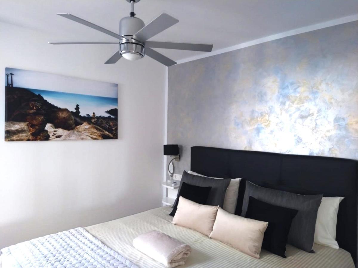 Apartment Portonovo Paraiso II - Sea View - Swimming Pool - Good Wifi - Old Town Puerto del Carmen  Luaran gambar